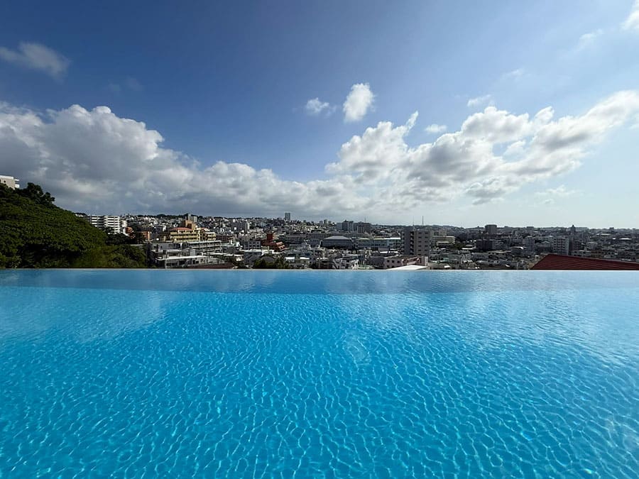 ノボテル沖縄那覇 プール インフィニティプール