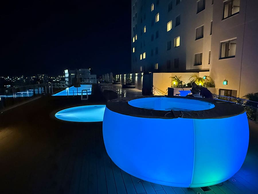 ノボテル沖縄那覇 プール インフィニティプール ライトアップ