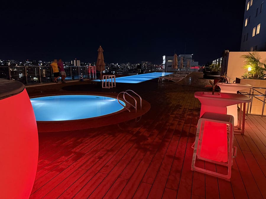 ノボテル沖縄那覇 プール インフィニティプール ライトアップ