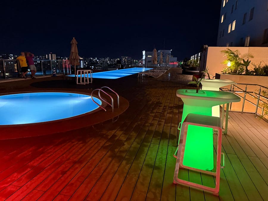 ノボテル沖縄那覇 プール インフィニティプール ライトアップ