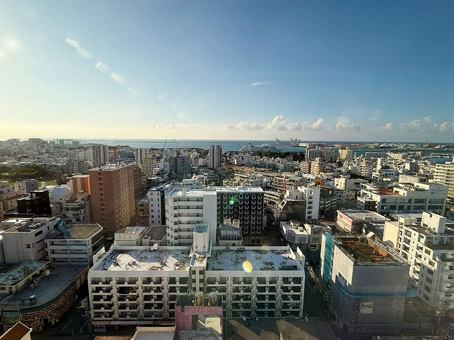 那覇市 ラ・ジェント・ホテル沖縄那覇 17階 ロビー 受付 レセプション フロント 眺め 街中＆オーシャンビュー