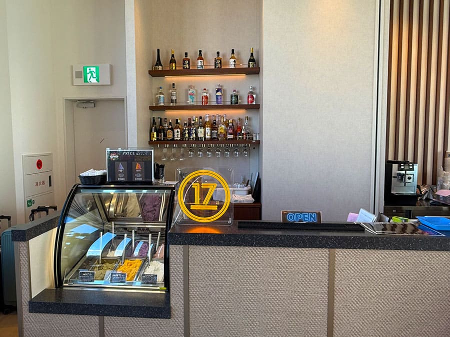 那覇市 ラ・ジェント・ホテル沖縄那覇 17階 ロビー ルーフトップバー Gelato＆Cafebar ROOFTOP17 ジェラート＆カフェバー ルーフトップ17 ラウンジ ルーフバルコニー