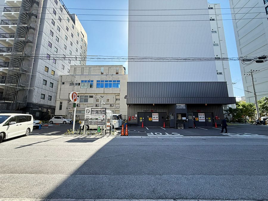 那覇市 ラ・ジェント・ホテル沖縄那覇 提携駐車場 機械式 平面 駐車場