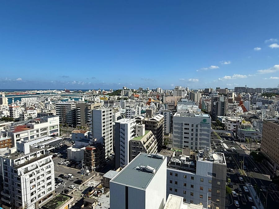 那覇市 ラ・ジェント・ホテル沖縄那覇 17階 ルーフトップバー ラウンジ ルーフバルコニー 屋上テラス 景観
