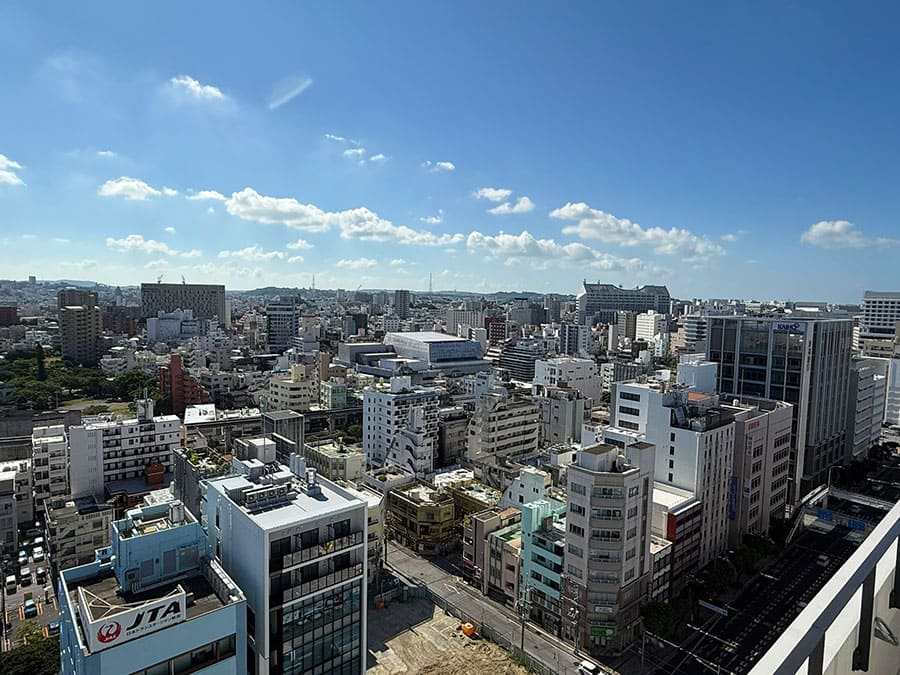 那覇市 ラ・ジェント・ホテル沖縄那覇 17階 ルーフトップバー ラウンジ ルーフバルコニー 屋上テラス 景観