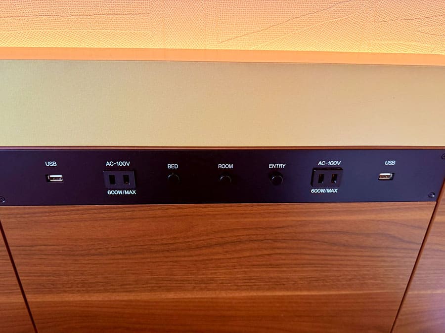 那覇市 ラ・ジェント・ホテル沖縄那覇 客室 モデレートツイン ベッド 電源 USB コンセント