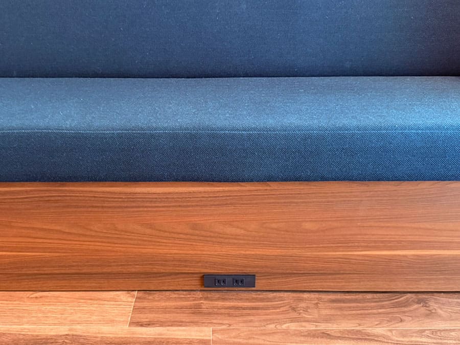 那覇市 ラ・ジェント・ホテル沖縄那覇 客室 モデレートツイン ソファー 電源 コンセント