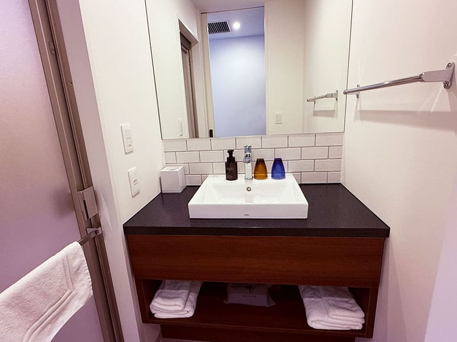 那覇市 ラ・ジェント・ホテル沖縄那覇 客室 モデレートツイン パウダールーム 洗面 バス シャワールーム